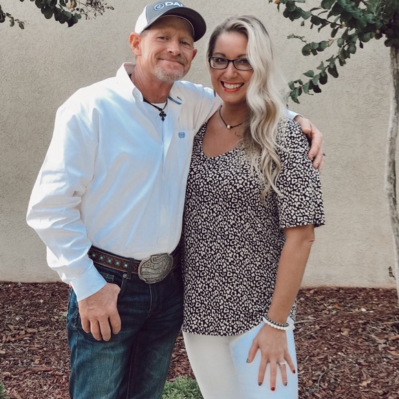 Top 10% Seller! Meet your seller/buyer! - Picture 3 of 15